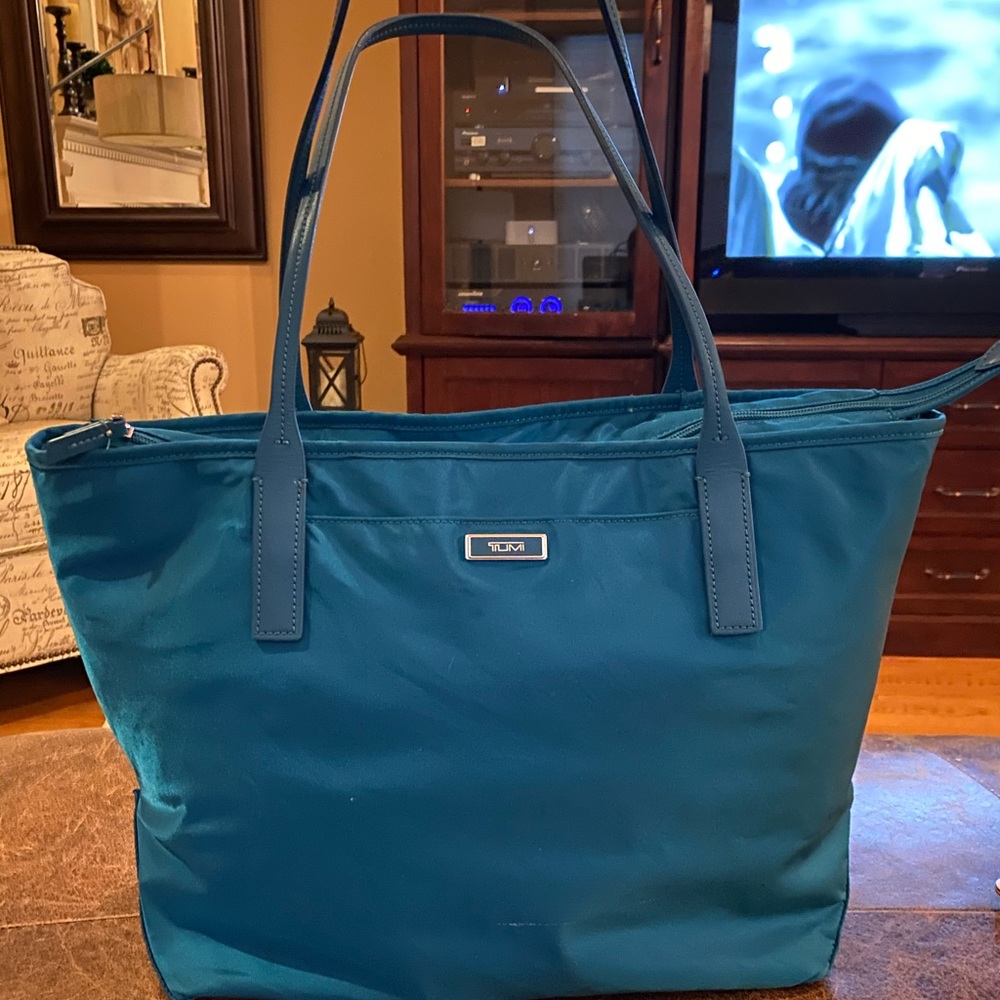 Tumi Voyager Bag - perfect condition!